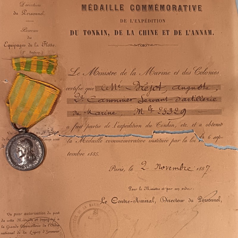 DIPLOME ET MEDAILLE DU TONKIN CHINE ANNAM POUR LA MARINE 7 BATAILLES CANONNIER SERVANT D'ARTILLERIE DE MARINE